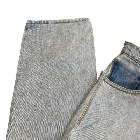 Lenny Upcycled Vintage Levi’s Jeans Light Wash Distressed Mom Jeans 90s Retro - Picture 13 of 16